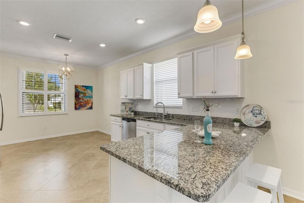 Activo con contrato: $465,000 (3 camas, 2 baños, 1669 Pies cuadrados)