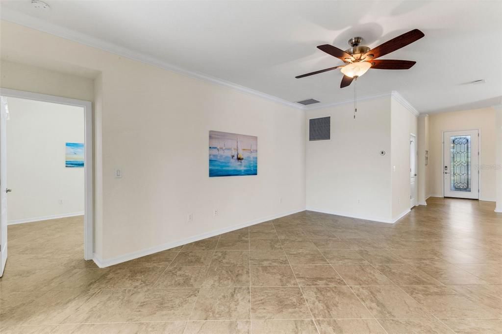 Activo con contrato: $465,000 (3 camas, 2 baños, 1669 Pies cuadrados)
