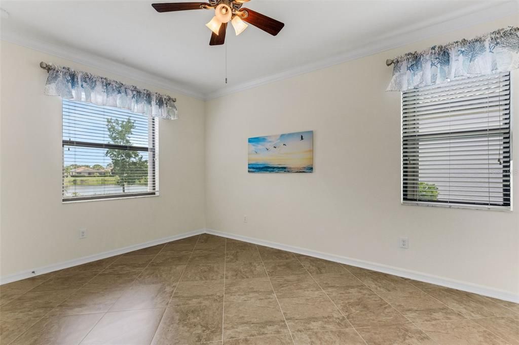 Activo con contrato: $465,000 (3 camas, 2 baños, 1669 Pies cuadrados)