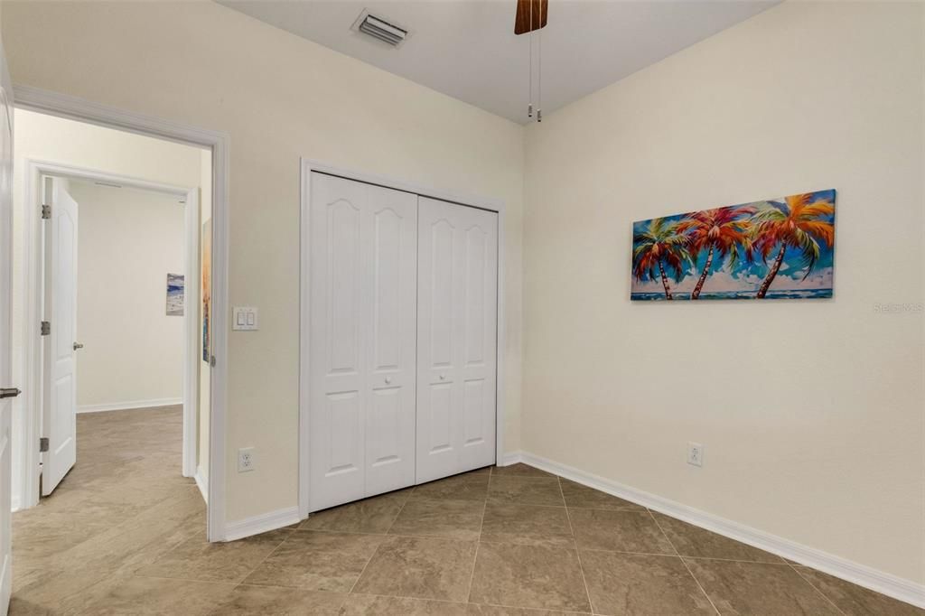 Activo con contrato: $465,000 (3 camas, 2 baños, 1669 Pies cuadrados)
