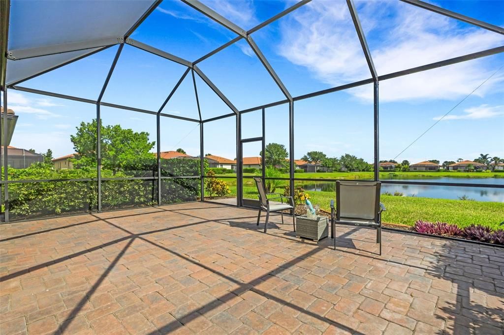 Activo con contrato: $465,000 (3 camas, 2 baños, 1669 Pies cuadrados)
