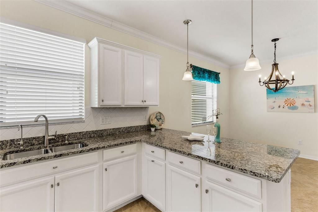 Activo con contrato: $465,000 (3 camas, 2 baños, 1669 Pies cuadrados)