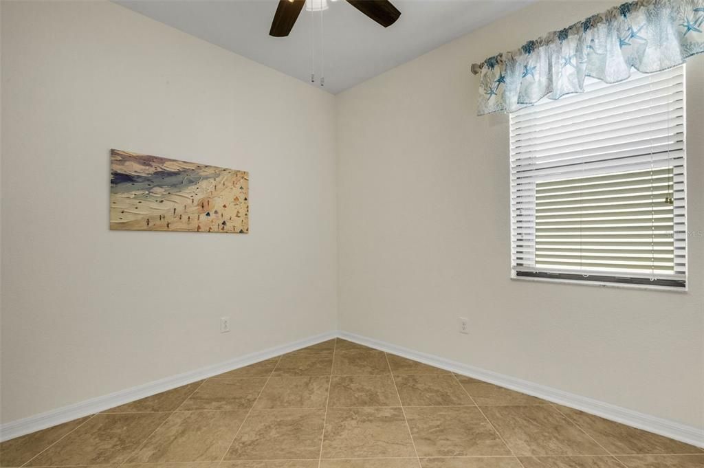 Activo con contrato: $465,000 (3 camas, 2 baños, 1669 Pies cuadrados)