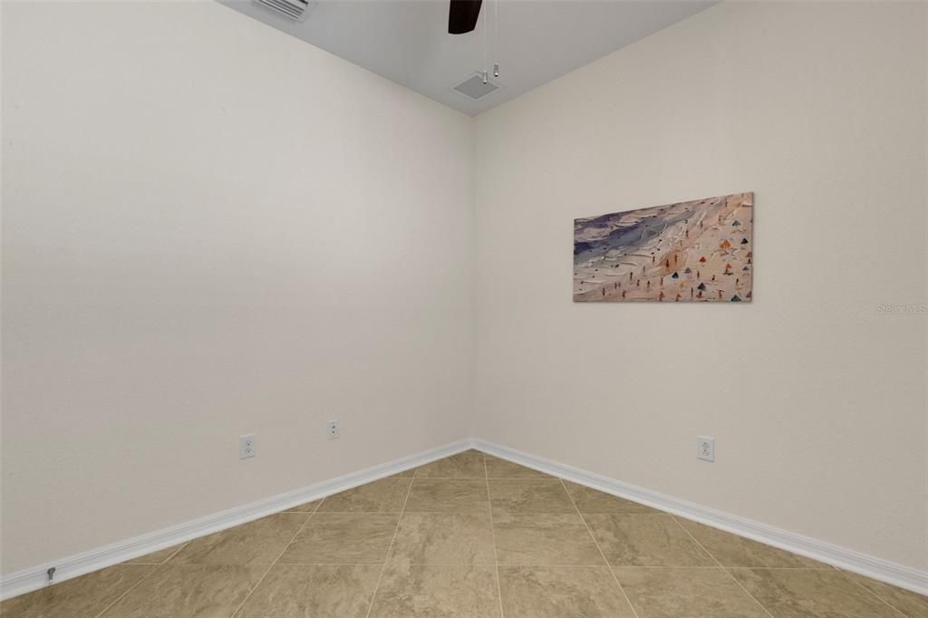 Activo con contrato: $465,000 (3 camas, 2 baños, 1669 Pies cuadrados)