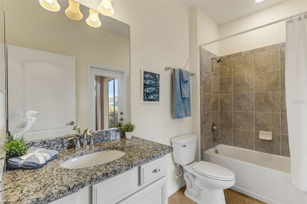 Activo con contrato: $465,000 (3 camas, 2 baños, 1669 Pies cuadrados)