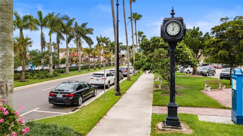 Activo con contrato: $465,000 (3 camas, 2 baños, 1669 Pies cuadrados)