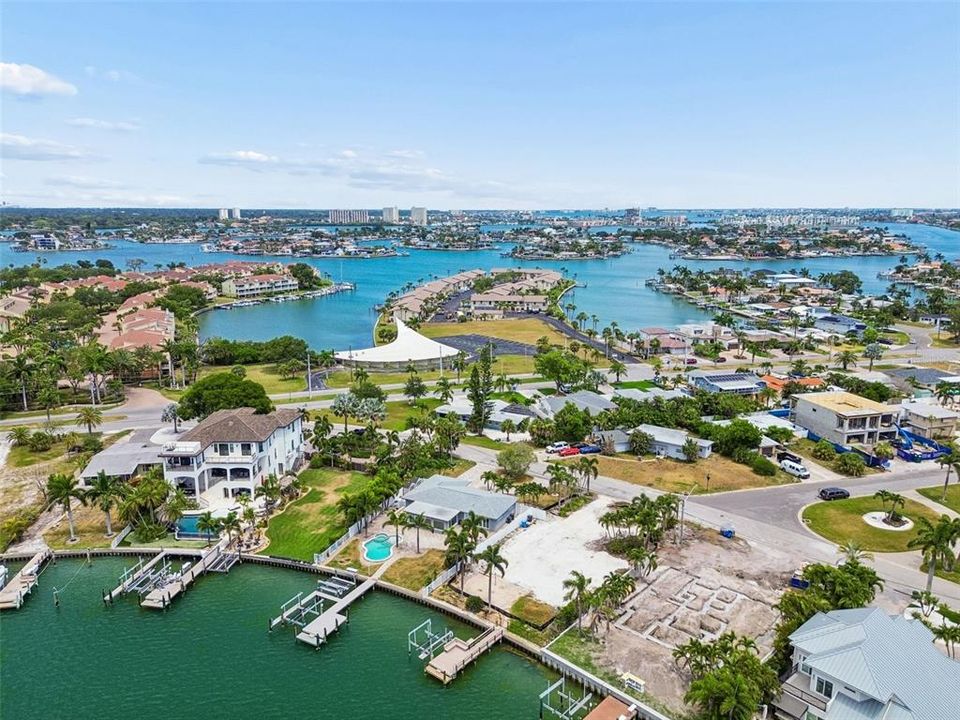 待售: $1,050,000 (0.22 acres)