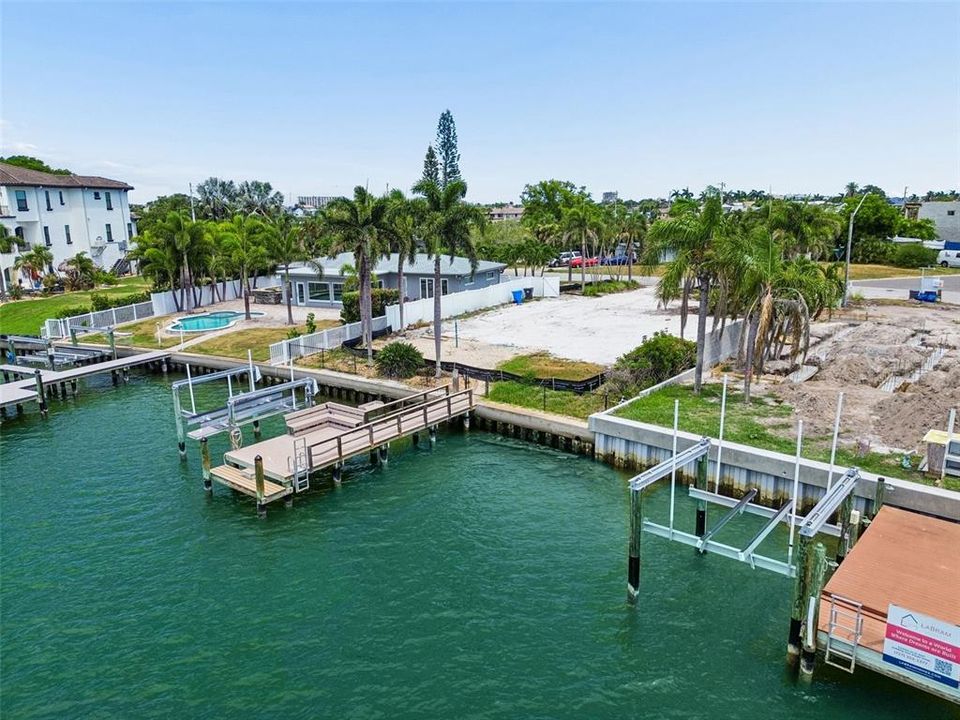 待售: $1,050,000 (0.22 acres)