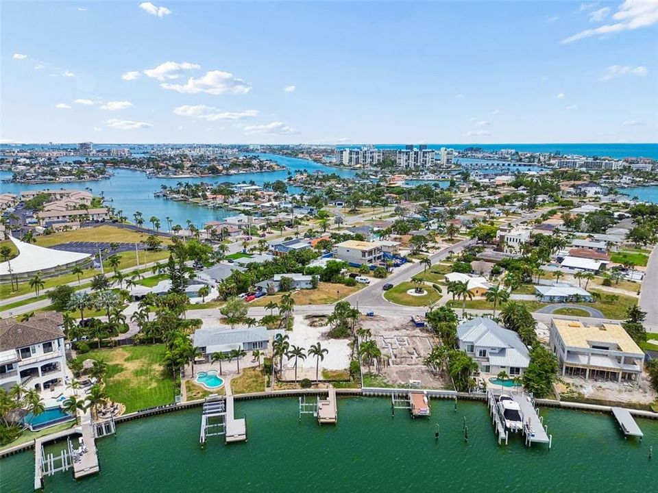待售: $1,050,000 (0.22 acres)