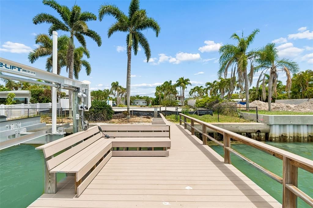 待售: $1,050,000 (0.22 acres)