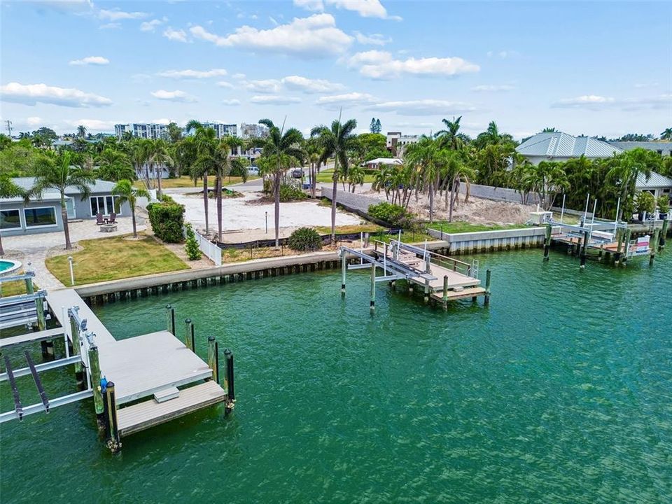 待售: $1,050,000 (0.22 acres)