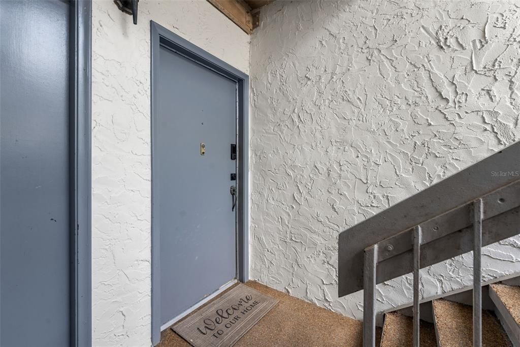 For Sale: $189,900 (2 beds, 1 baths, 1076 Square Feet)