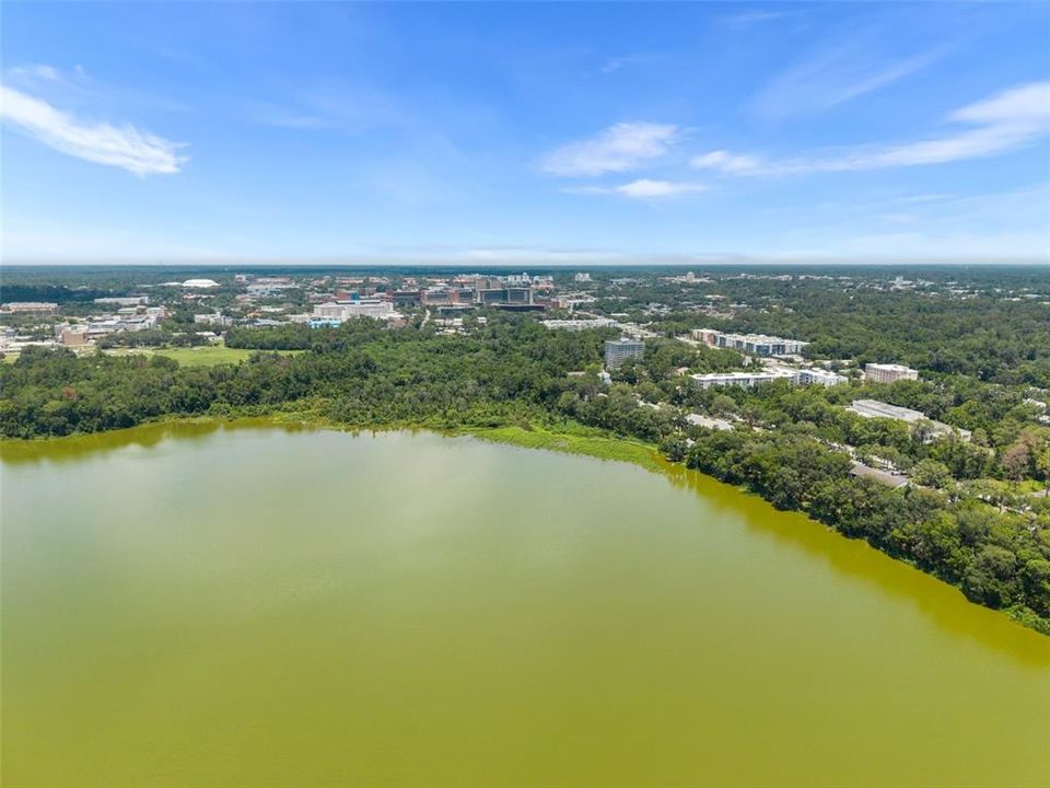 For Sale: $189,900 (2 beds, 1 baths, 1076 Square Feet)