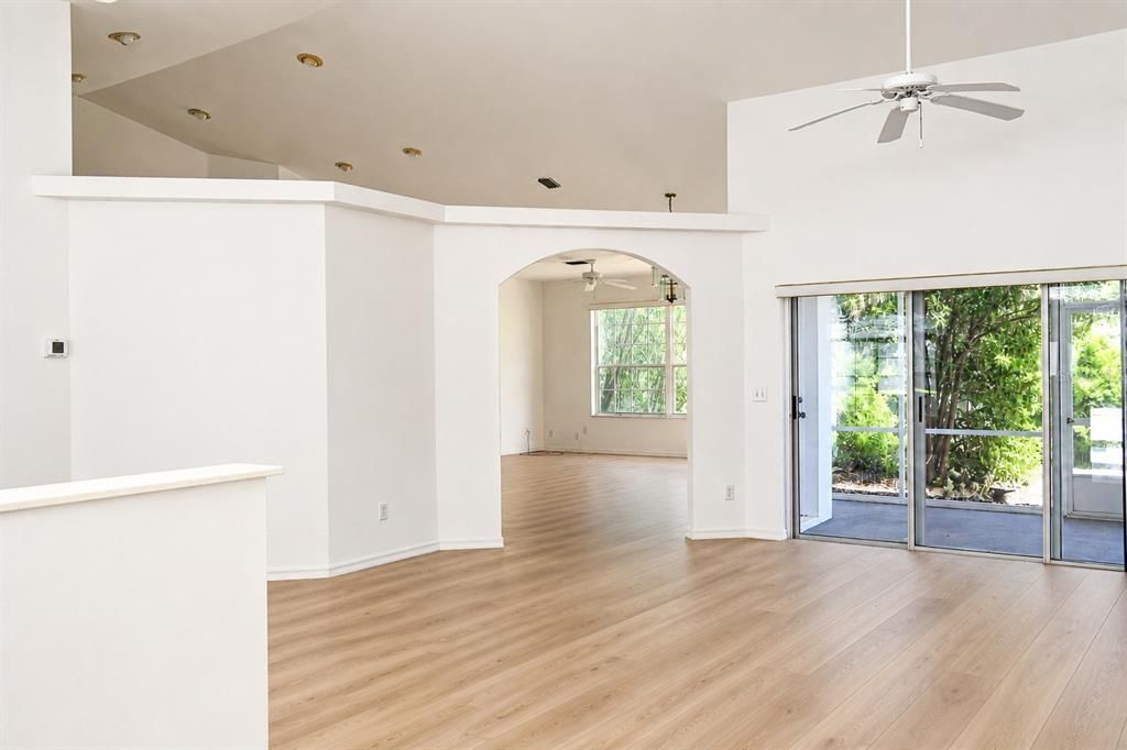 For Sale: $274,000 (3 beds, 2 baths, 1789 Square Feet)
