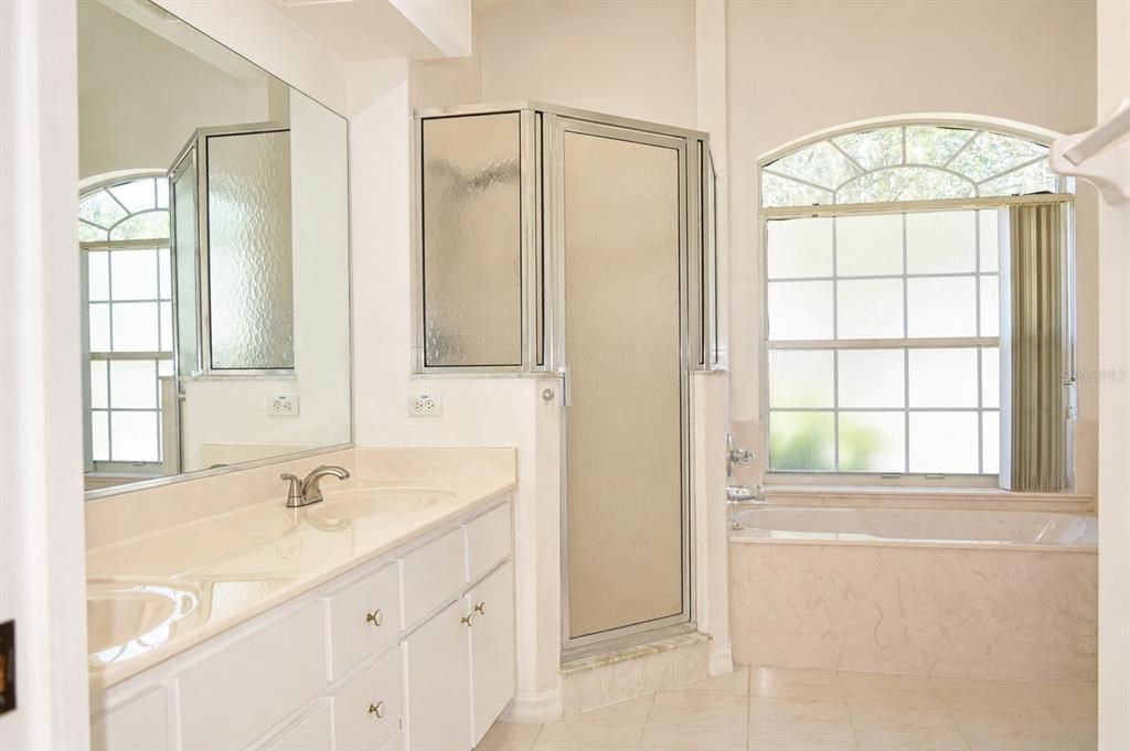For Sale: $274,000 (3 beds, 2 baths, 1789 Square Feet)