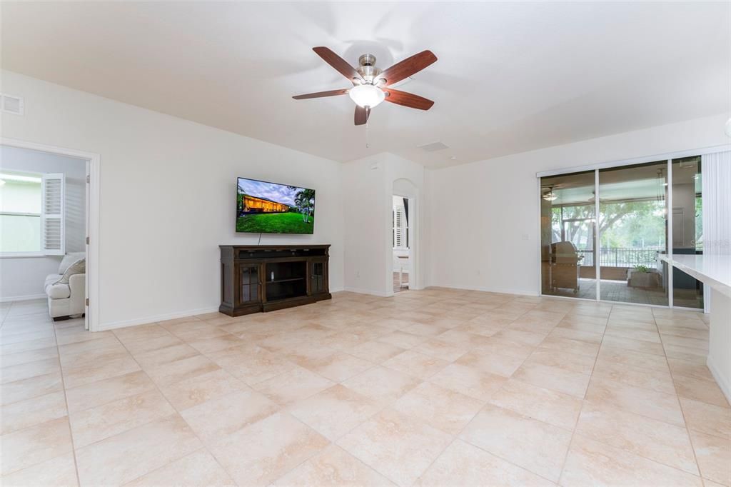 En Venta: $399,999 (3 camas, 2 baños, 1854 Pies cuadrados)