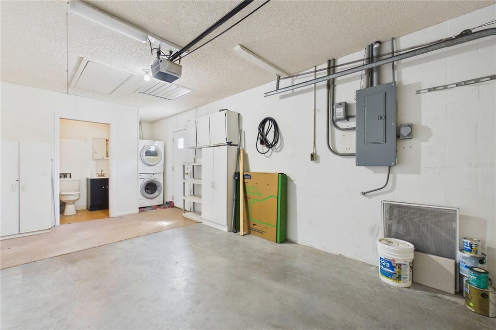 На продажу: $238,900 (2 спален, 2 ванн, 1216 Квадратных фут)