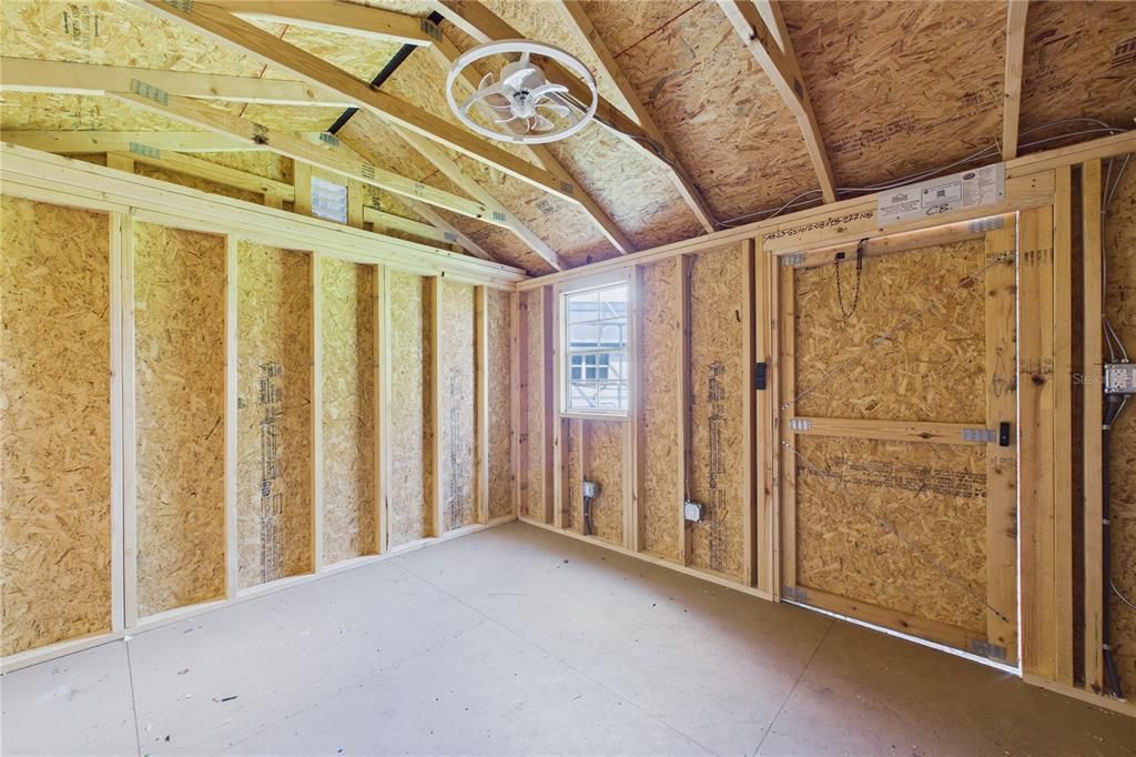 На продажу: $238,900 (2 спален, 2 ванн, 1216 Квадратных фут)