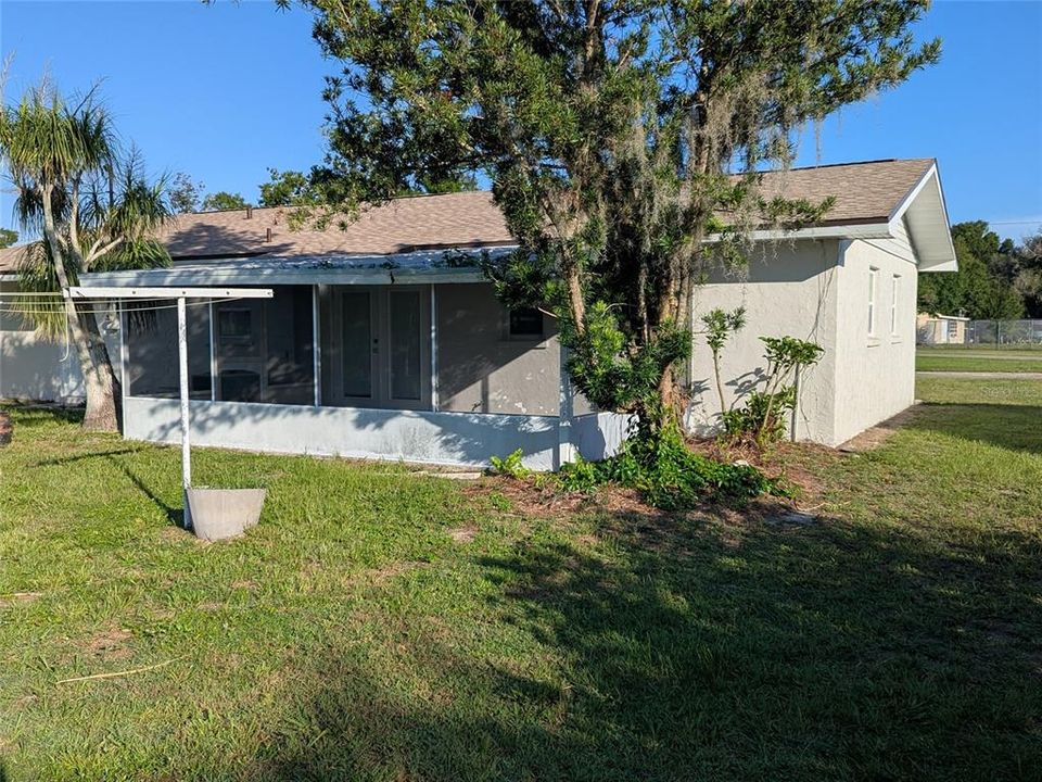 For Sale: $299,000 (3 beds, 2 baths, 1406 Square Feet)