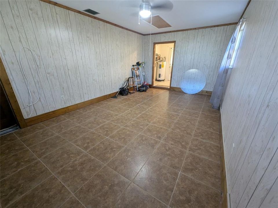 For Sale: $299,000 (3 beds, 2 baths, 1406 Square Feet)