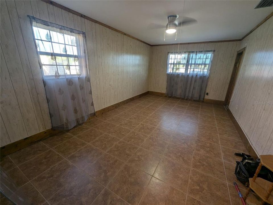 For Sale: $299,000 (3 beds, 2 baths, 1406 Square Feet)