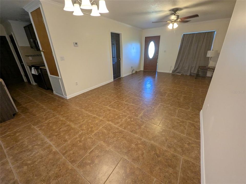 For Sale: $299,000 (3 beds, 2 baths, 1406 Square Feet)