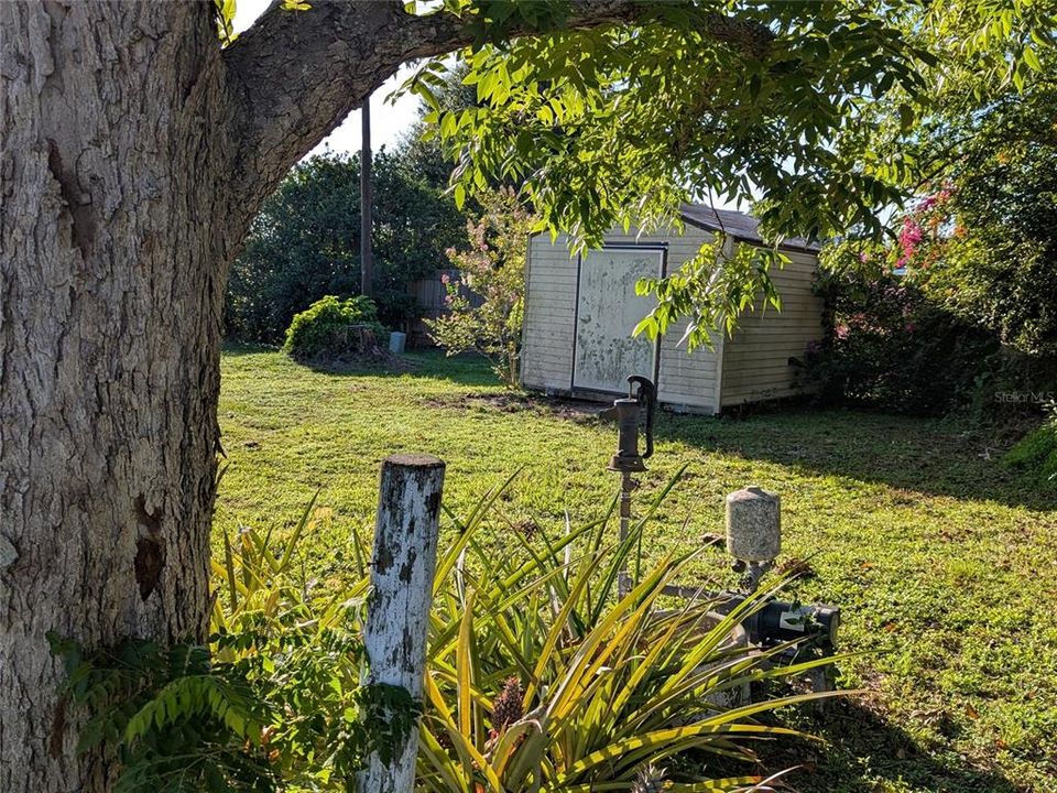 For Sale: $299,000 (3 beds, 2 baths, 1406 Square Feet)