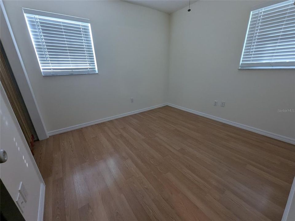 For Sale: $299,000 (3 beds, 2 baths, 1406 Square Feet)