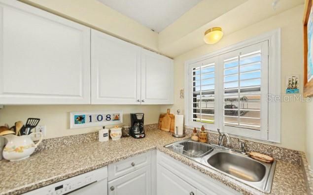 En Venta: $245,000 (2 camas, 2 baños, 876 Pies cuadrados)