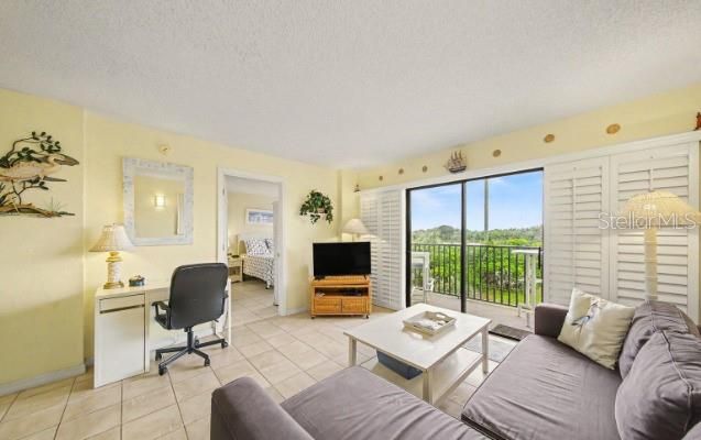 En Venta: $245,000 (2 camas, 2 baños, 876 Pies cuadrados)