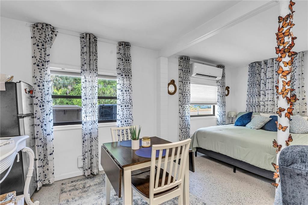 For Sale: $1,350,000 (2 beds, 2 baths, 1612 Square Feet)