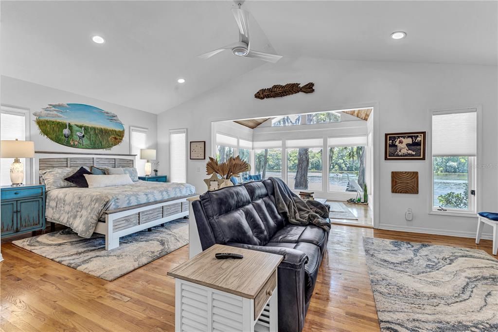 For Sale: $1,350,000 (2 beds, 2 baths, 1612 Square Feet)