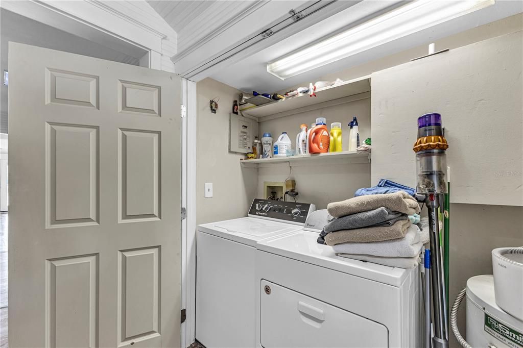 For Sale: $1,350,000 (2 beds, 2 baths, 1612 Square Feet)
