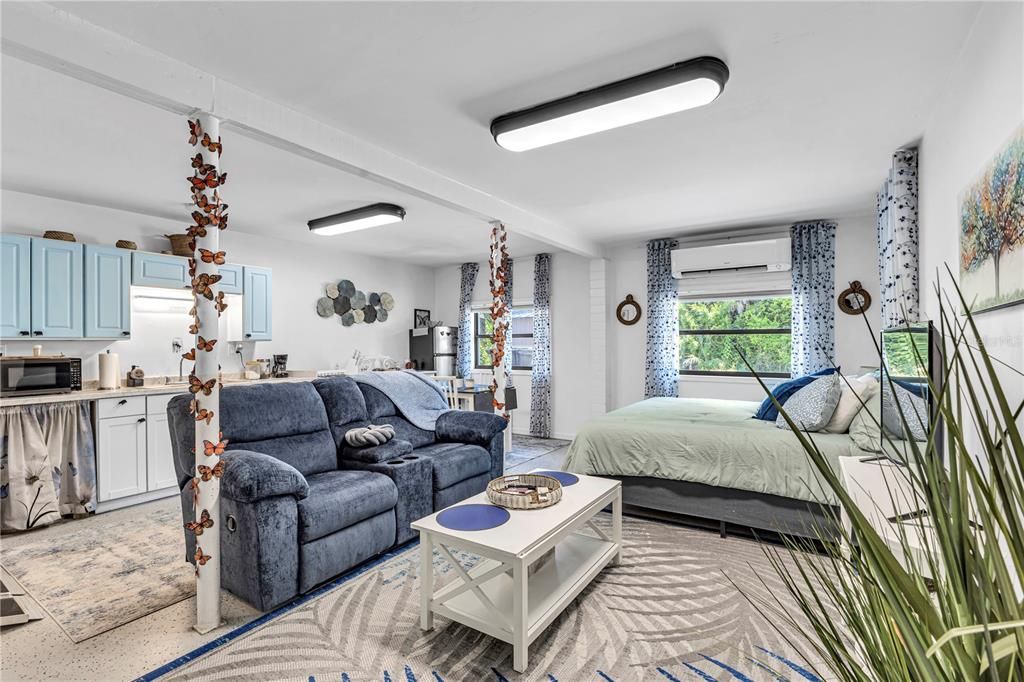 For Sale: $1,350,000 (2 beds, 2 baths, 1612 Square Feet)