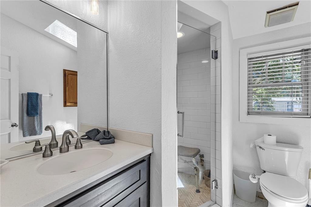 For Sale: $1,350,000 (2 beds, 2 baths, 1612 Square Feet)