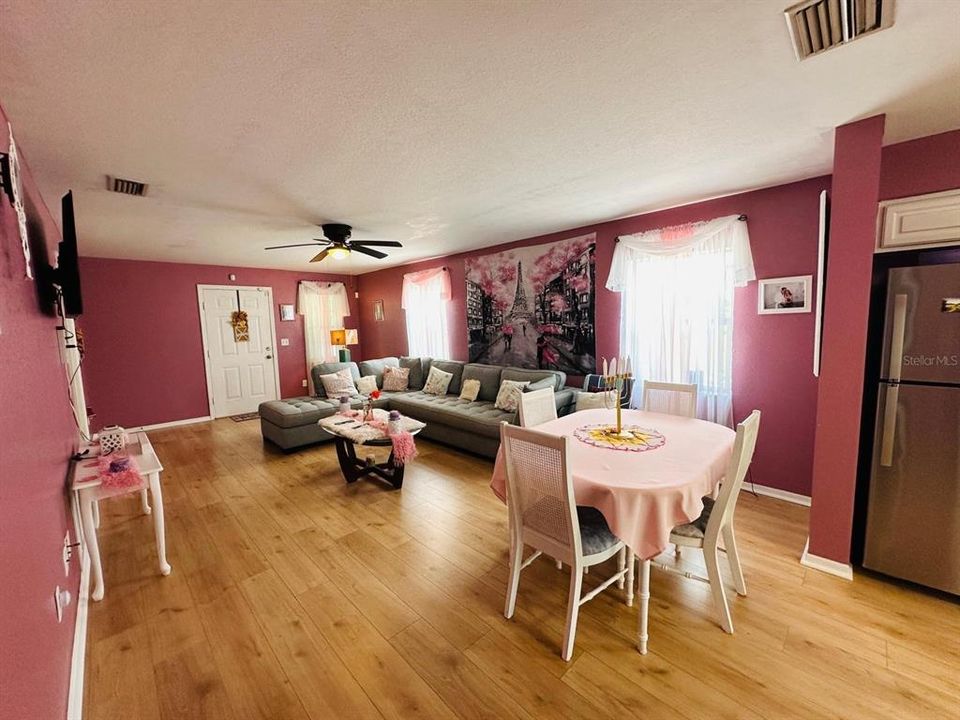 En Venta: $210,000 (3 camas, 2 baños, 1169 Pies cuadrados)