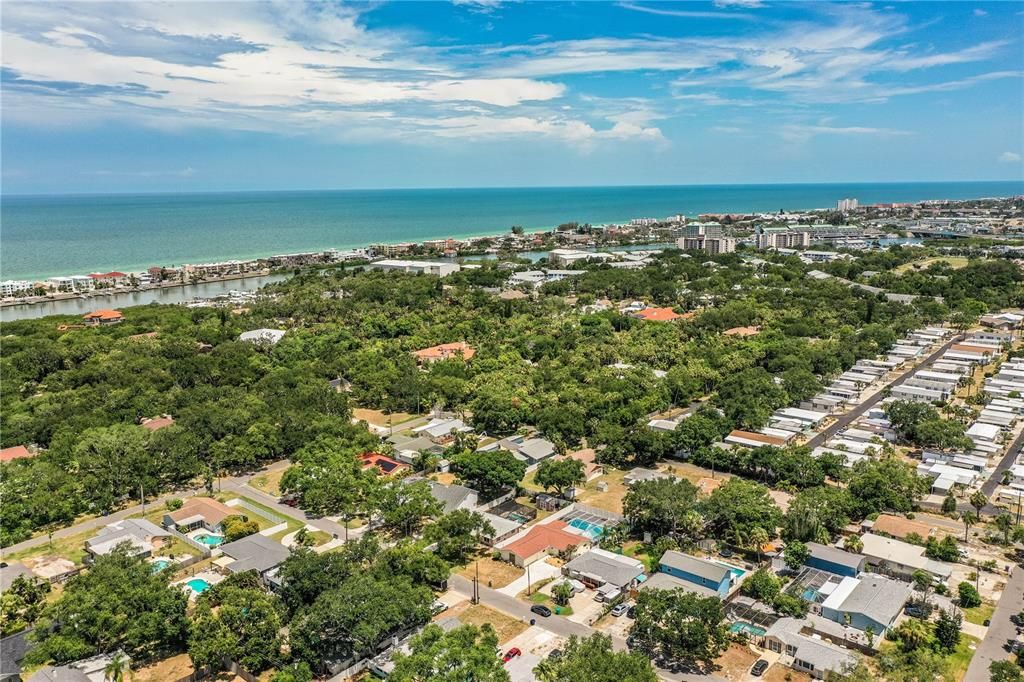 На продажу: $549,900 (3 спален, 2 ванн, 1570 Квадратных фут)