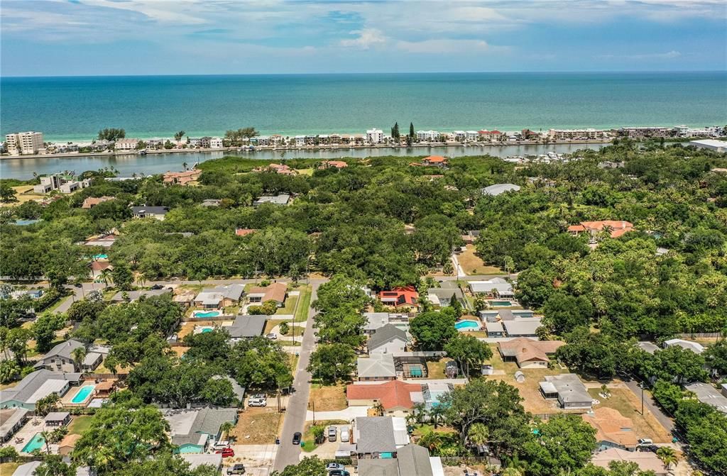 На продажу: $549,900 (3 спален, 2 ванн, 1570 Квадратных фут)