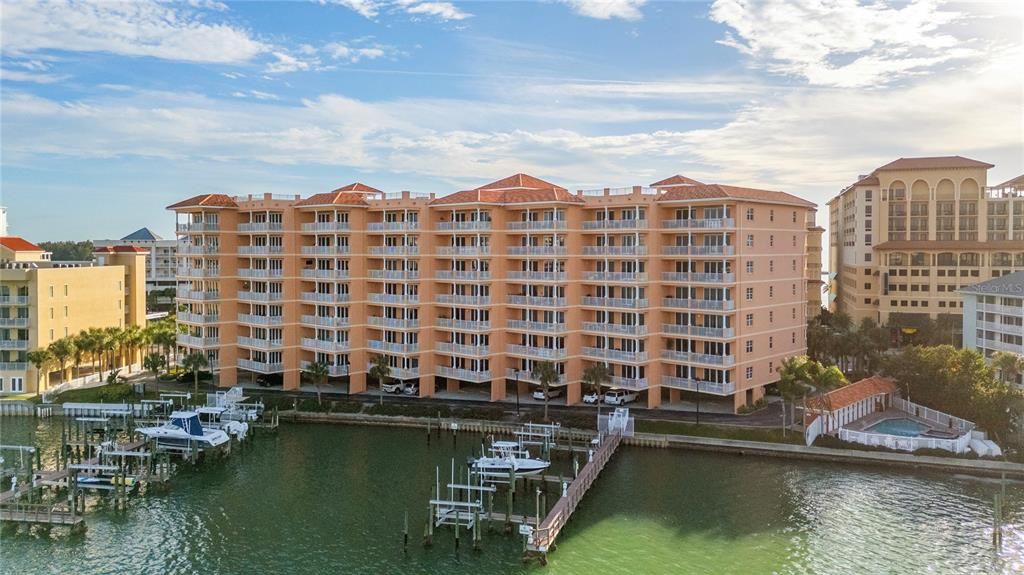 For Sale: $1,150,000 (3 beds, 2 baths, 1803 Square Feet)