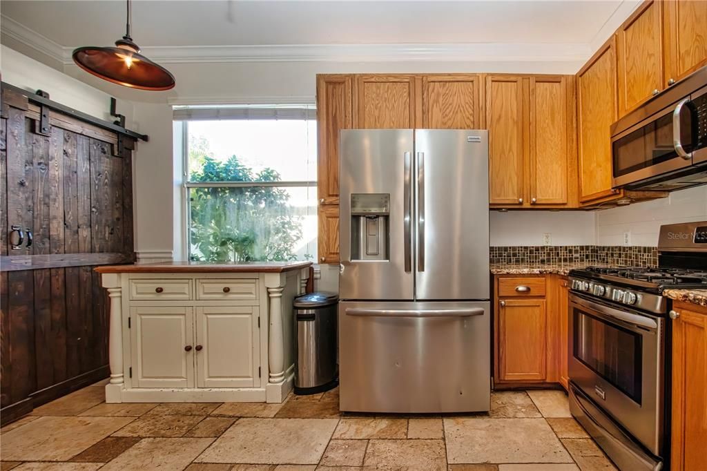 На продажу: $425,000 (4 спален, 2 ванн, 1868 Квадратных фут)