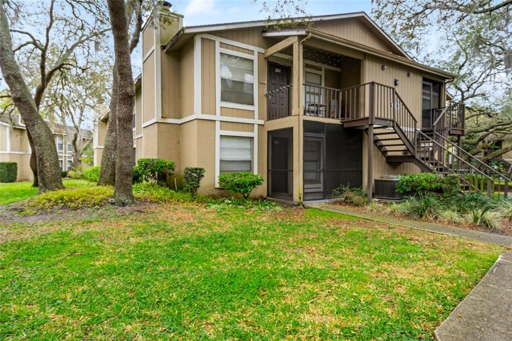 For Rent: $1,350 (3 beds, 2 baths, 912 Square Feet)