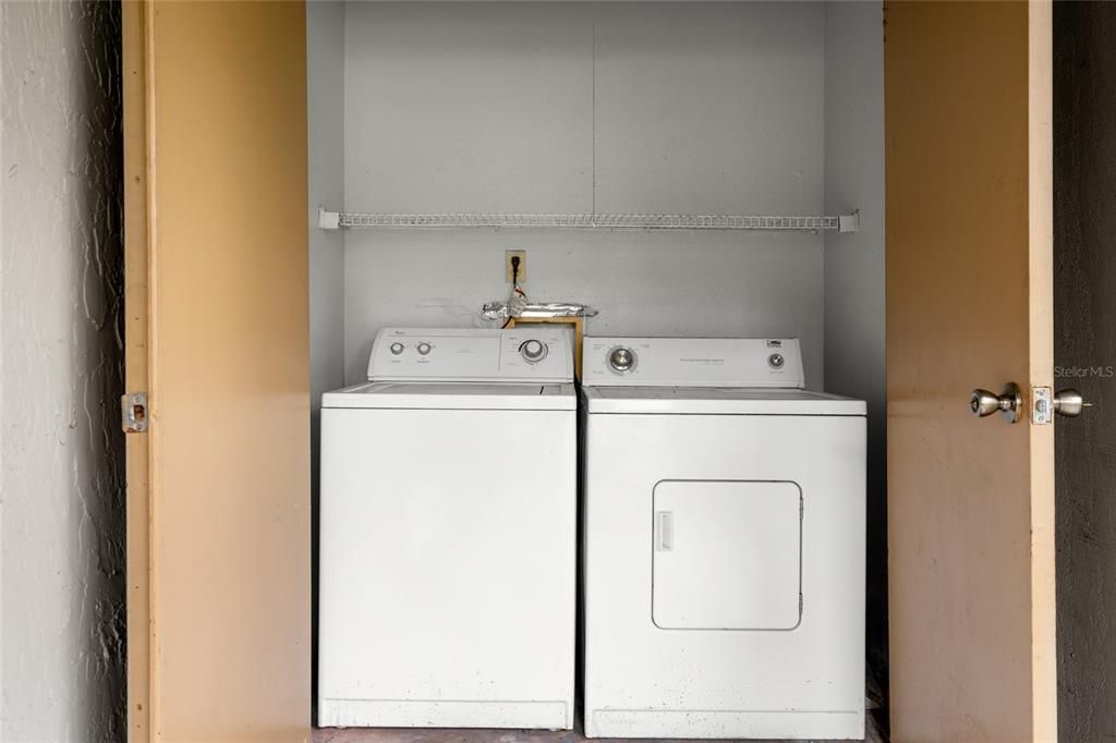 For Rent: $1,350 (3 beds, 2 baths, 912 Square Feet)