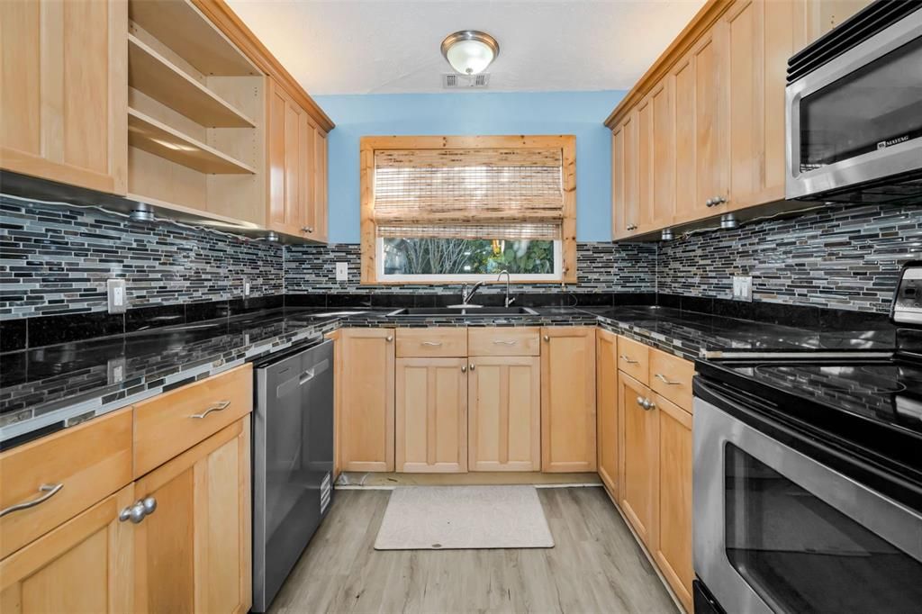 В аренду: $1,875 (3 спален, 1 ванн, 1180 Квадратных фут)