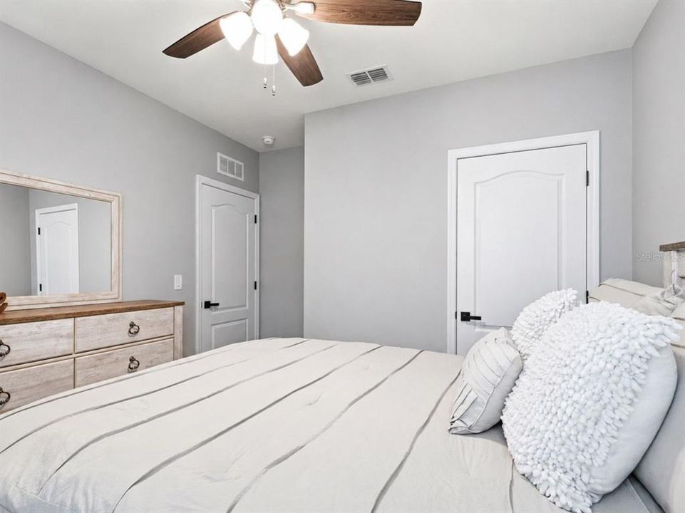 For Sale: $380,000 (4 beds, 2 baths, 1865 Square Feet)