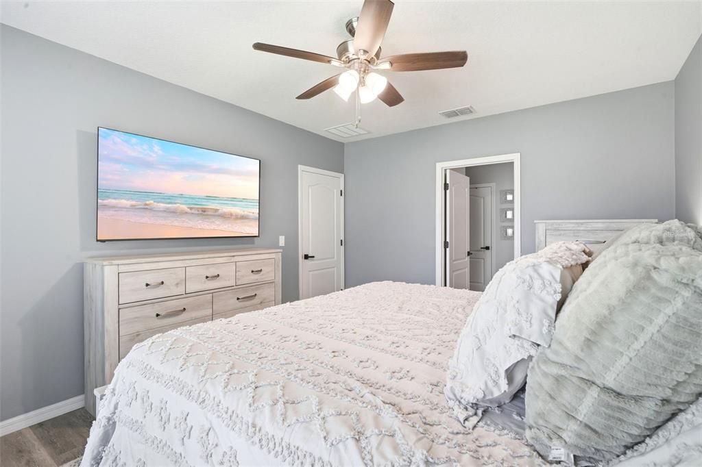 For Sale: $380,000 (4 beds, 2 baths, 1865 Square Feet)