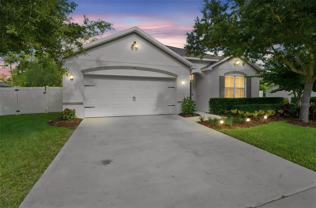 For Sale: $380,000 (4 beds, 2 baths, 1865 Square Feet)