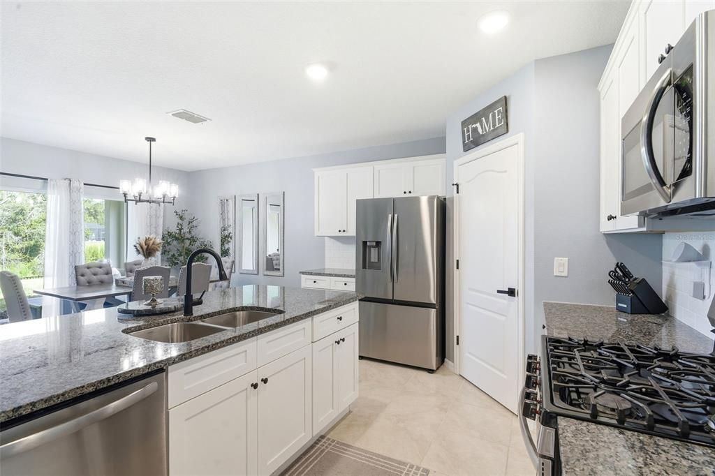 For Sale: $380,000 (4 beds, 2 baths, 1865 Square Feet)