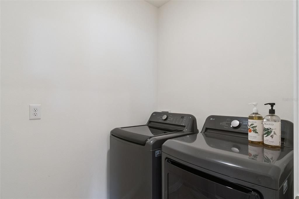 For Sale: $355,500 (4 beds, 2 baths, 1830 Square Feet)