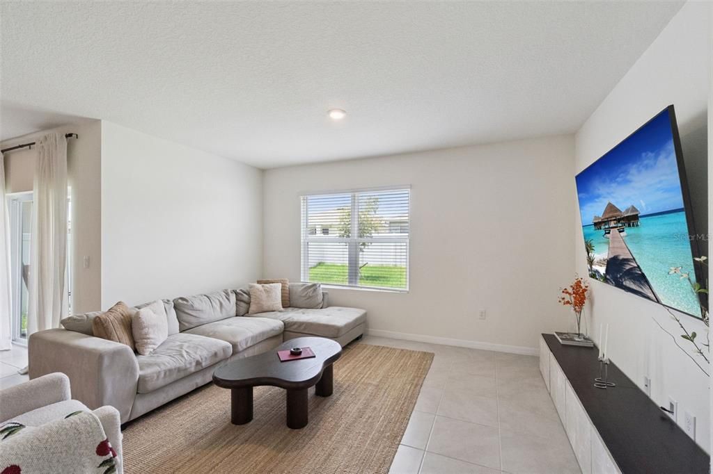 For Sale: $355,500 (4 beds, 2 baths, 1830 Square Feet)