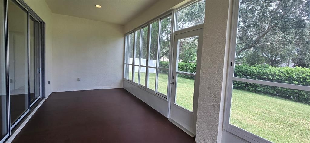 For Rent: $1,850 (4 beds, 2 baths, 2185 Square Feet)